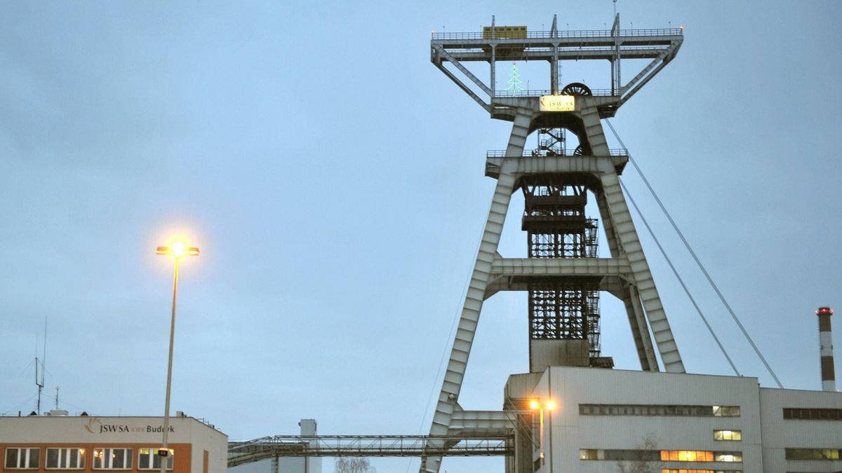 Strajk w kopalniach Jastrz?bskiej Sp�?ki W?glowej
Fot. Lukasz Kalinowski / East News Ornontowice 28.01.2015  KWK Budryk JSW w Ornontowicach Strajk w kopalniach Jastrzebskiej Spolki Weglowej N/z: KWK Budryk JSW w Ornontowicach
LUKASZ KALINOWSKI