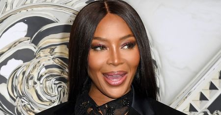 Naomi Campbell pozuje z CÓRKĄ na okładce "Vogue'a" i ogłasza: "Ona nie była adoptowana. To MOJE dziecko" (ZDJĘCIA)