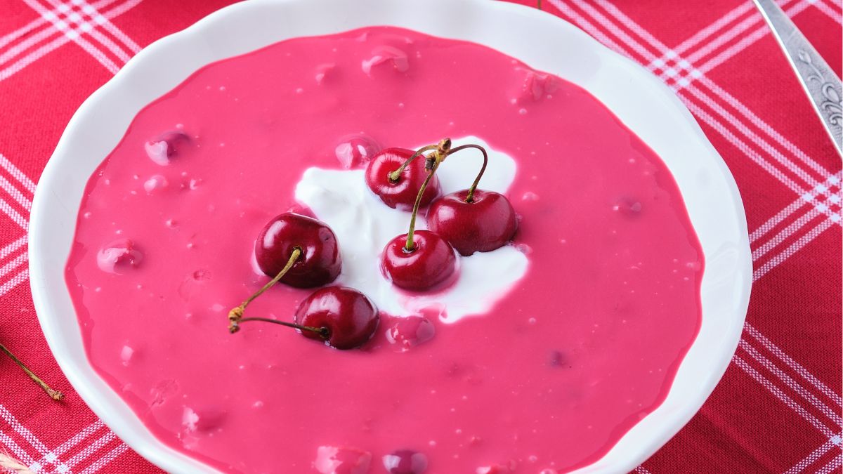 Węgrzy robią owocowy chłodnik