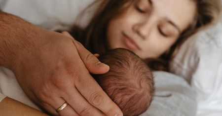 Agnieszka Kaczorowska urodziła i pokazała urocze zdjęcia prosto z porodówki! Syn czy córka?