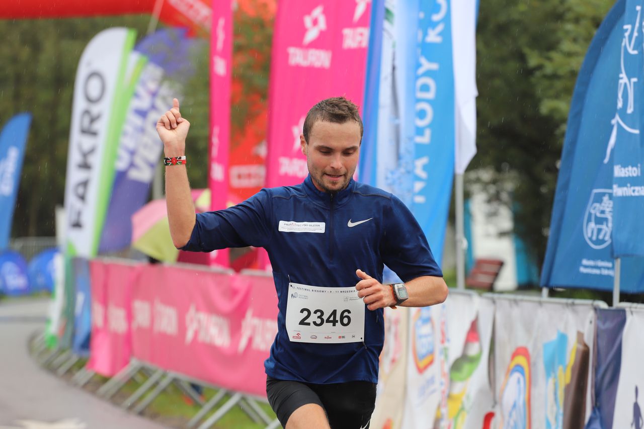 Paweł Kosek zwycięzca maratonu 13. Festiwalu Biegowego. 