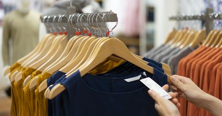 Polska marka odzieżowa znika z galerii handlowych. "Poddajemy się"