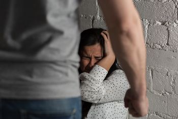 Państwo nie bada zabójstw kobiet przez partnerów. Organizacje grzmią