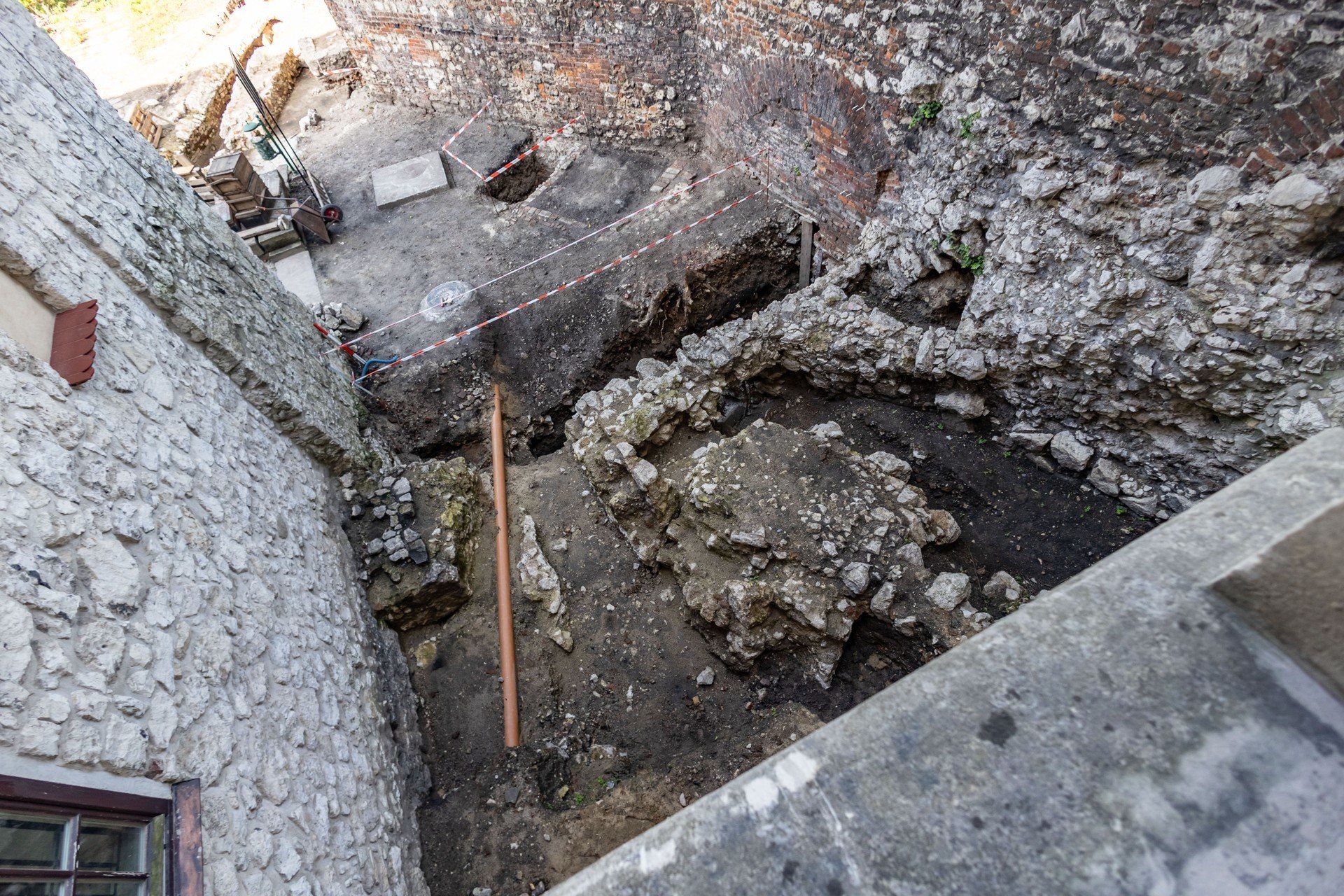 Archeolodzy wciąż odnajdują ślady przeszłości na terenie Muzeum Archeologicznego