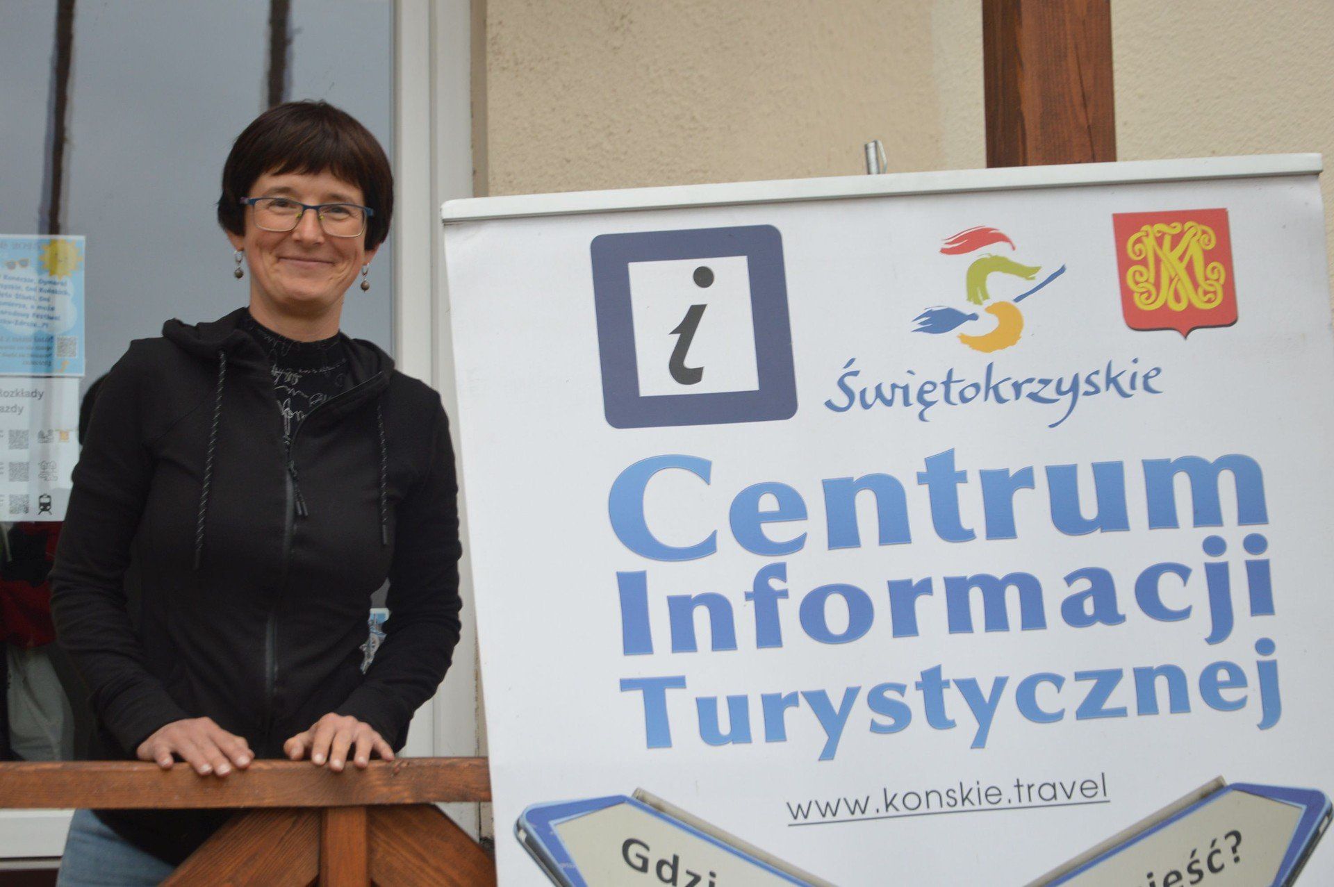 Magdalena Weber z Centrum Informacji Turystycznej chętnie doradzi, co robić na Świętokrzyskiej Ibizie także w deszczowe dni