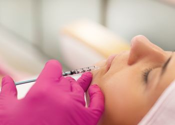 Przeszczepiają tłuszcz zmarłych. "Zombie filler" już w gabinetach