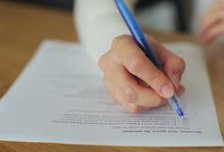 Matura 2025. Co można mieć przy sobie na egzaminie z angielskiego? Dozwolone przedmioty