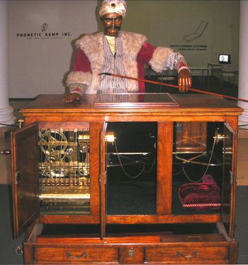 Tajemnica Mechanicznego Turka. Fikcyjna "sztuczna inteligencja" oszukała Napoleona