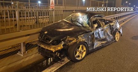 Groźny wypadek na S8. BMW kompletnie zmiażdżone