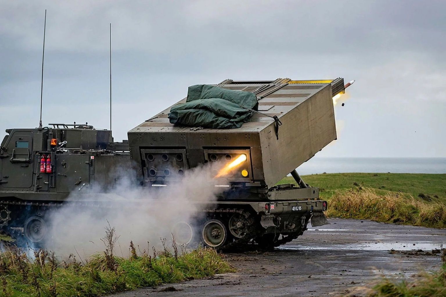 Kilka sztuk M270 Brytyjczycy dostarczyli walczącym Ukraińcom