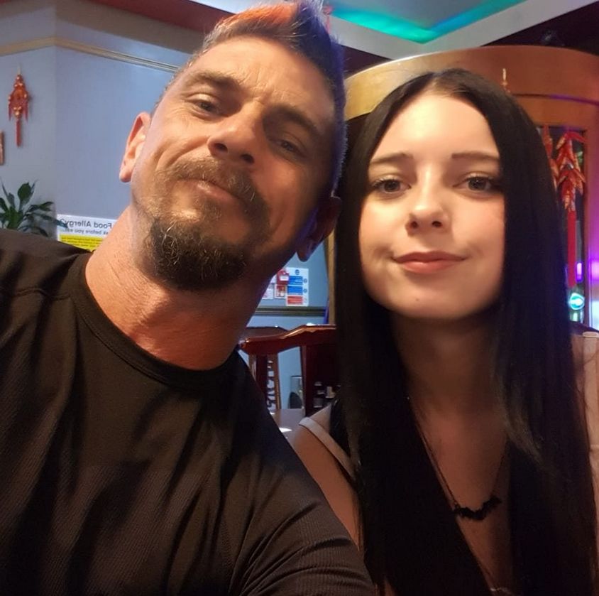 Adam walczy o zdrowie swojej 15-letniej córki