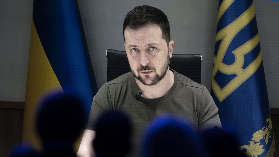 Ukrainian President Volodymyr Zelensky delivers an address via videolink during the opening plenary session of the 51st annual meeting of the World Economic Forum (WEF) in Davos, Switzerland, 23 May 2022. The forum has been postponed due to the COVID-19 pandemic and was rescheduled to early summer. The meeting brings together entrepreneurs, scientists, corporate and political leaders in Davos under the topic 'History at a Turning Point: Government Policies and Business Strategies' from 22 to 26 May 2022. EPA/GIAN EHRENZELLER Dostawca: PAP/EPA.