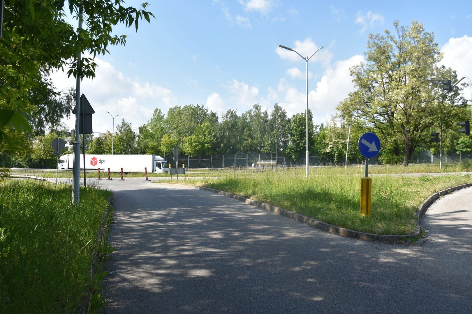 Okolice zjazdu z Drogowej Trasy Średnicowej na Bytomską w Świętochłowicach oraz ul. Harcerskiej i komendy straży pożarnej.