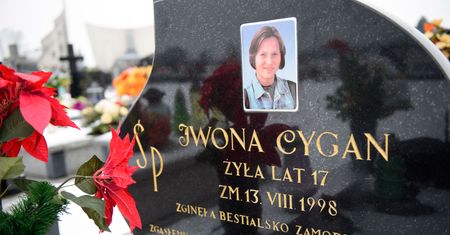 Zabójstwo 17-letniej Iwony. Oskarżonych jest 14 policjantów