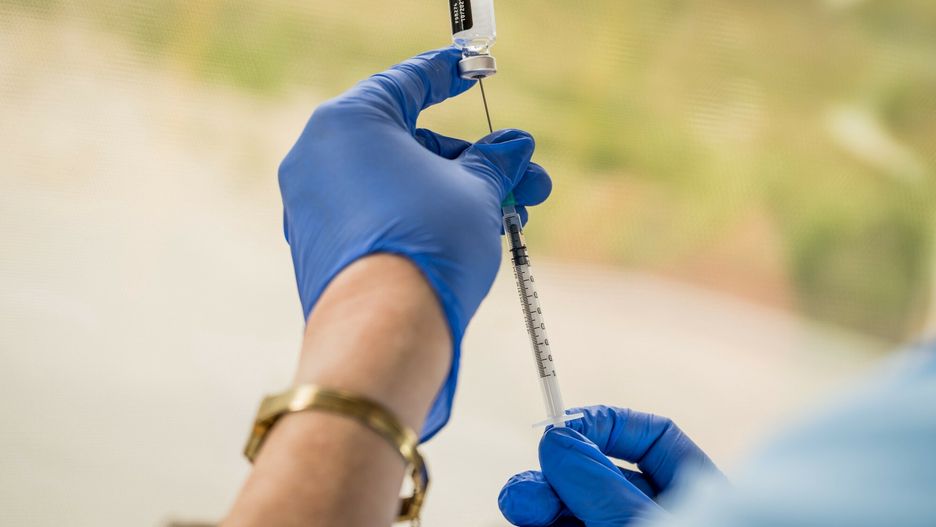 Wielkopolskie. Chciał zaszczepić się "za kogoś". Teraz grozi mu więzienie 