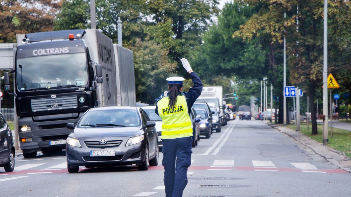 Nie tylko policjanci mogą kierować ruchem.