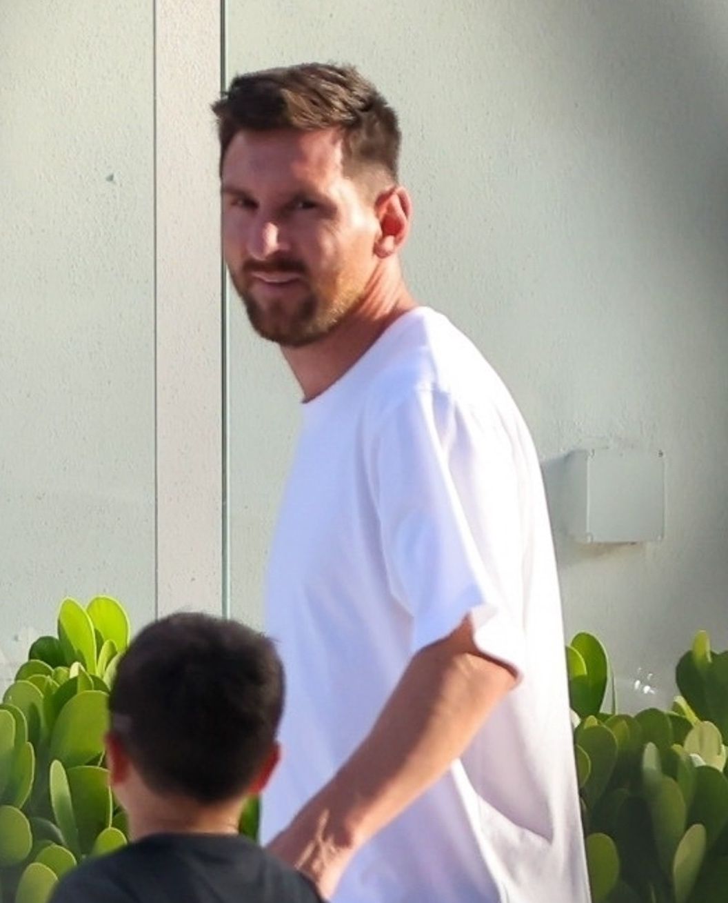 Lionel Messi poluje na nowy dom z rodziną