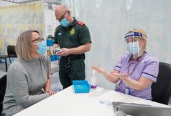 Burza na Wyspach. Rząd Borisa Johnsona "palił miliardami funtów w piecu"