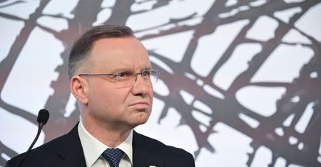 Weto Dudy pokrzyżuje plany? KE zastanawia się, jak je ominąć