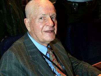Miał 75 lat, gdy został ojcem. Partnerka po raz pierwszy zabrała głos
