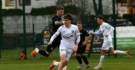 Stal Gorzyce lepsza o bramkę do przerwy, Stal Łańcut lepsza o dwie po przerwie