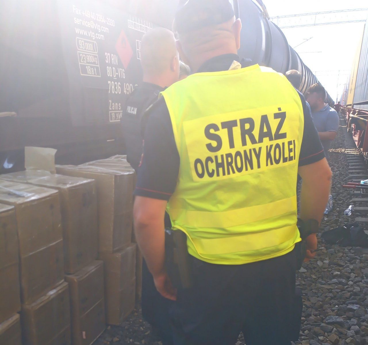 Policja, SOK i KAS przechwyciły pociąg z kontrabandą wartą pół miliona złotych