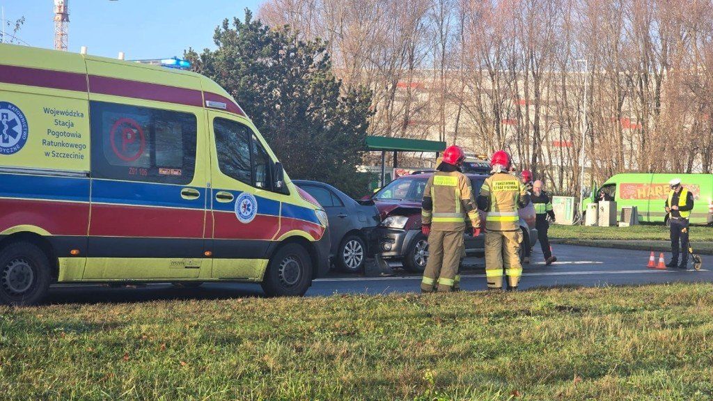 wypadek na skrzyżowaniu w Koszalinie - 01.12.2025