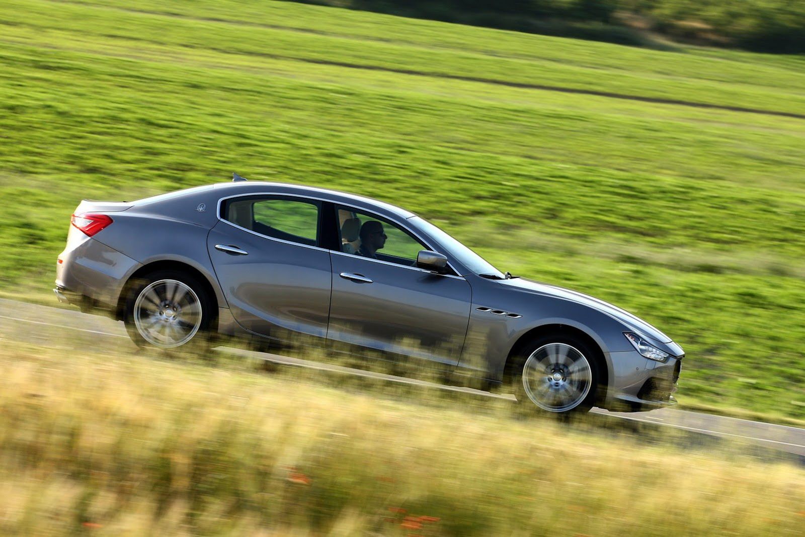 2014 Maserati Ghibli - Włosi wiedzą, co to piękno [galeria] 33