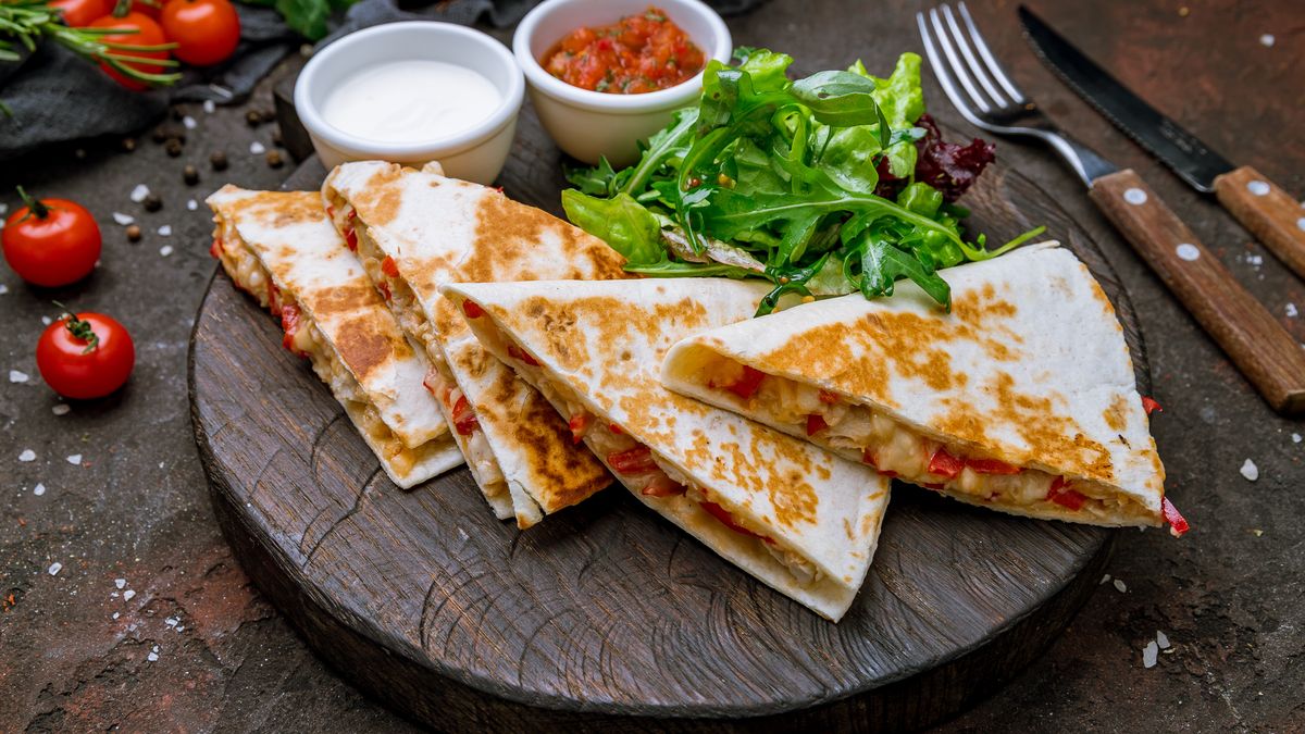 Quesadilla z kurczakiem i serem