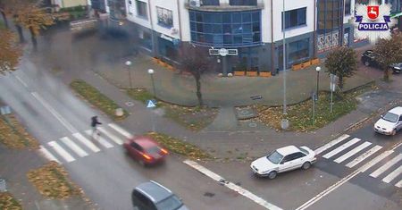 Samochód potrącił mężczyznę na przejściu dla pieszych [WIDEO]