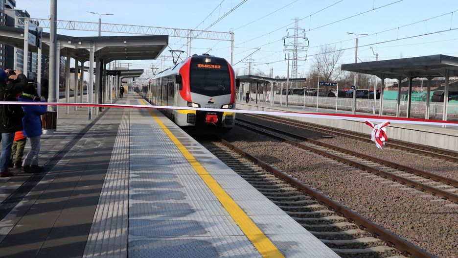 Warszawa. W niedzielę pierwszy pociąg wjechał na stację Dworca Głównego
