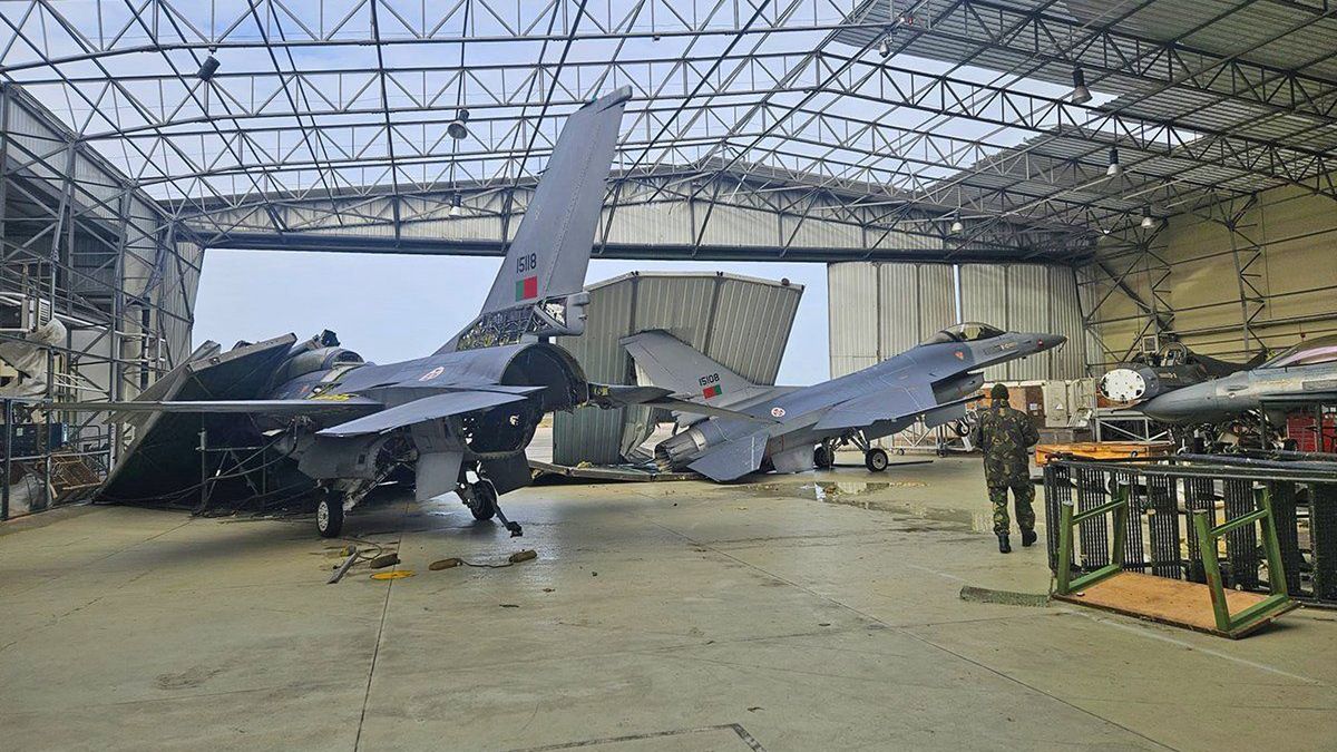 Uszkodzony F-16 w bazie Monte Real