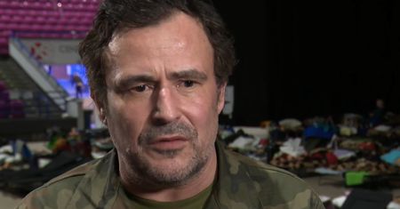 To nie jest kostium filmowy. Bartosz Opania naprawdę został żołnierzem