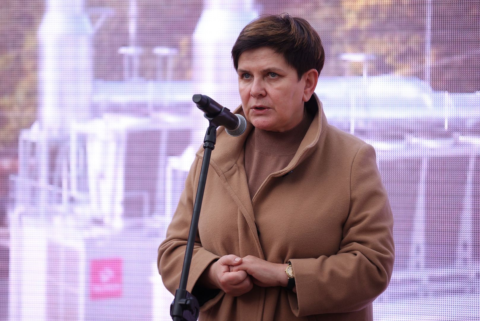 Szydło przemówiła po angielsku. Internauci nie mieli dla niej litości