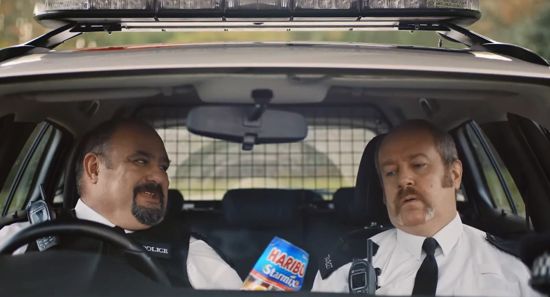 Policjanci mówią dziecięcymi głosami w reklamie Haribo
