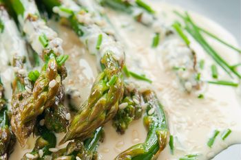 Podaj na Wielkanoc do pieczonego mięsa. Z miejsca zdeklasuje wszystkie surówki