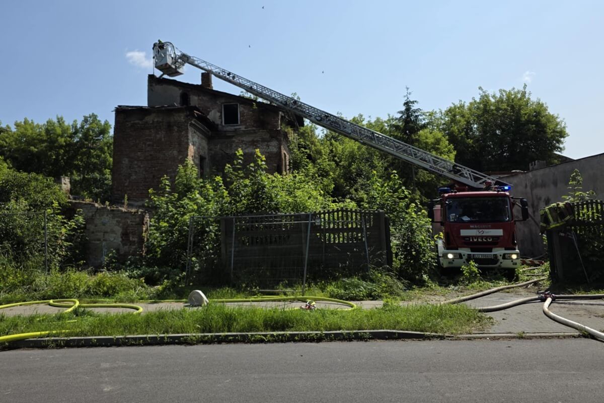 Pożar pustostanu przy ul. Wesołej w Lublinie