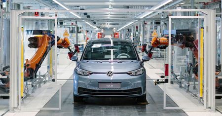 Ruszyła produkcja Volkswagena ID.3. Do 2028 roku koncern planuje sprzedać 22 mln aut elektrycznych