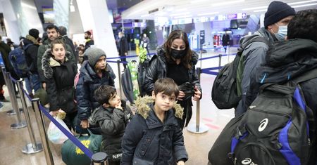 Kryzys na granicy. Kolejny samolot z migrantami odleciał z Mińska