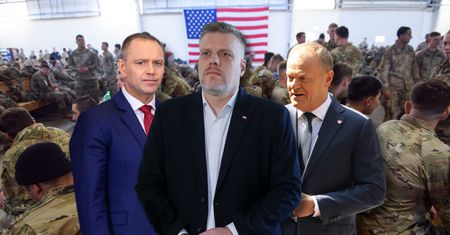 "Żyją na innej planecie". Zandberg uderza w prezydenta i premiera