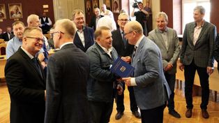 100-lecie komunikacji autobusowej w Grudziądzu. Medale dla wieloletnich pracowników