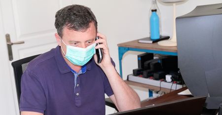 Pandemia koronawirusa. Z dyrektora na magazyniera