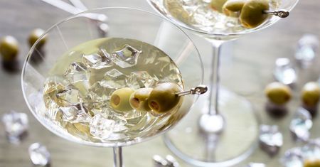 Drinki z martini. Jakie są najpopularniejsze wersje znanego koktajlu?