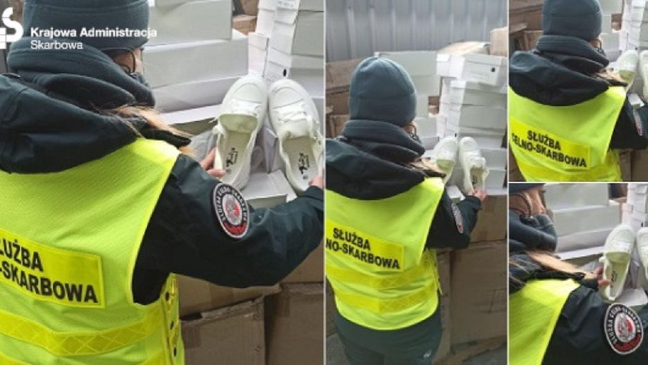 Celnicy w gdańskim porcie skonfiskowali ponad 13 tys. par obuwia. Fot. KAS w Gdańsku