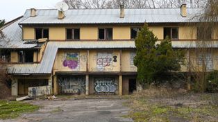 Tarnobrzeg: Hotel Nadwiślański to ruina. Zobaczcie jak jest zdewastowany