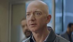 Jeff Bezos w reklamie głośnika Alexa na Super Bowl