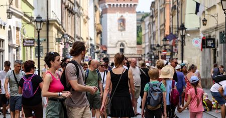 Mediana wynagrodzeń w Polsce niższa od średniej o prawie jedną czwartą. Nowe dane GUS