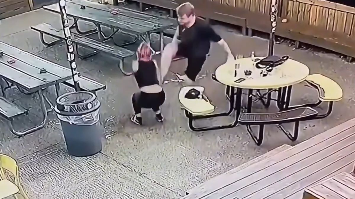 Bestialski atak na kobietę.