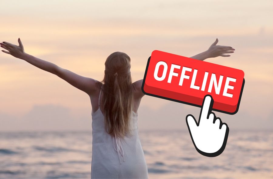 "Coraz bardziej lubię stan offline". Czym jest JOMO?