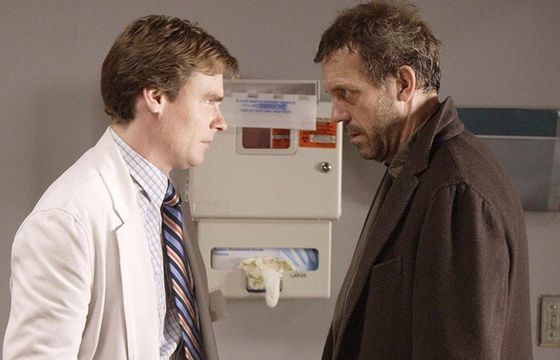 Serial o sarkastycznym diagnoście kończy 20 lat. Fenomen „Doktora House’a”